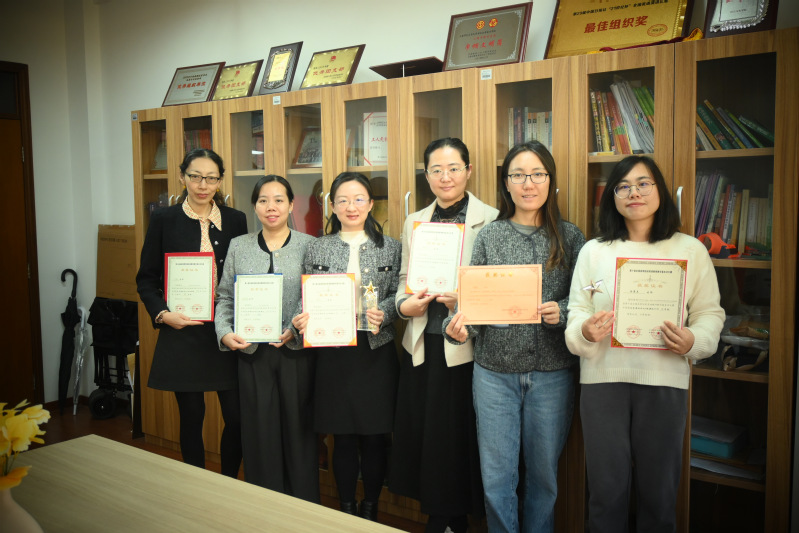 语言文化学院教师在第十届全国高...