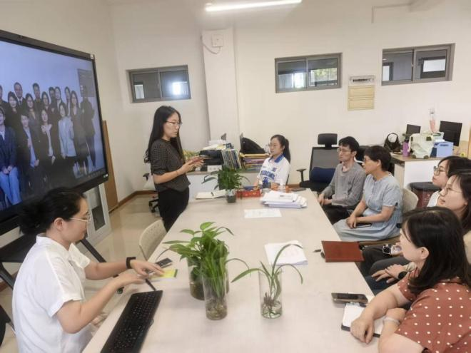 大学英语教学部开展教材与教法专...