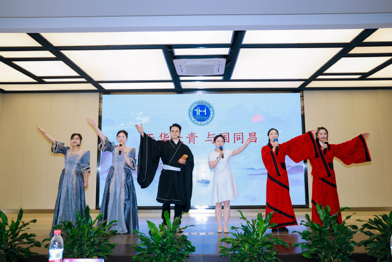 语言文化学院在2025“AI赋...